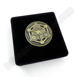 Moneda X color oro envejecido