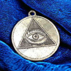 Ojo de la Providencia con tetragramatón