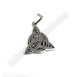 Triqueta con luna y runas